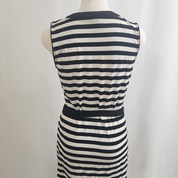 White House|Black Market Top - Picture 6 of 11